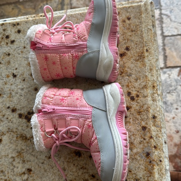 Little girls snow boots warm fuzzy - Picture 3 of 6